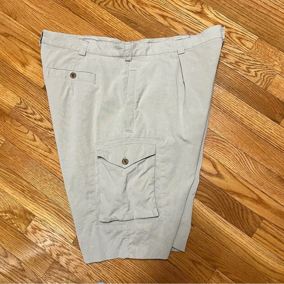✅Paradise Coves Men's 100% Silk Light Tan Pleated Cargo Shorts - Size 42 - VGUC - Picture 6 of 9